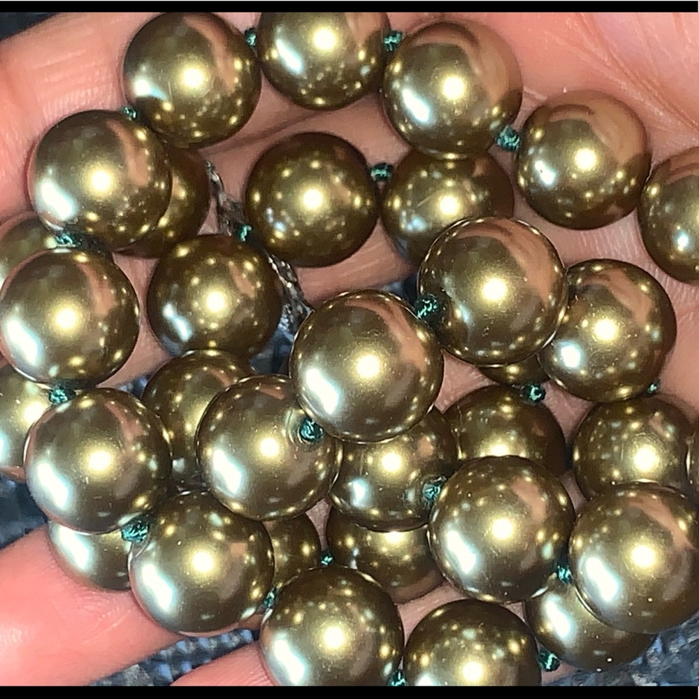 metallic greenish gold sea shell pearl necklace